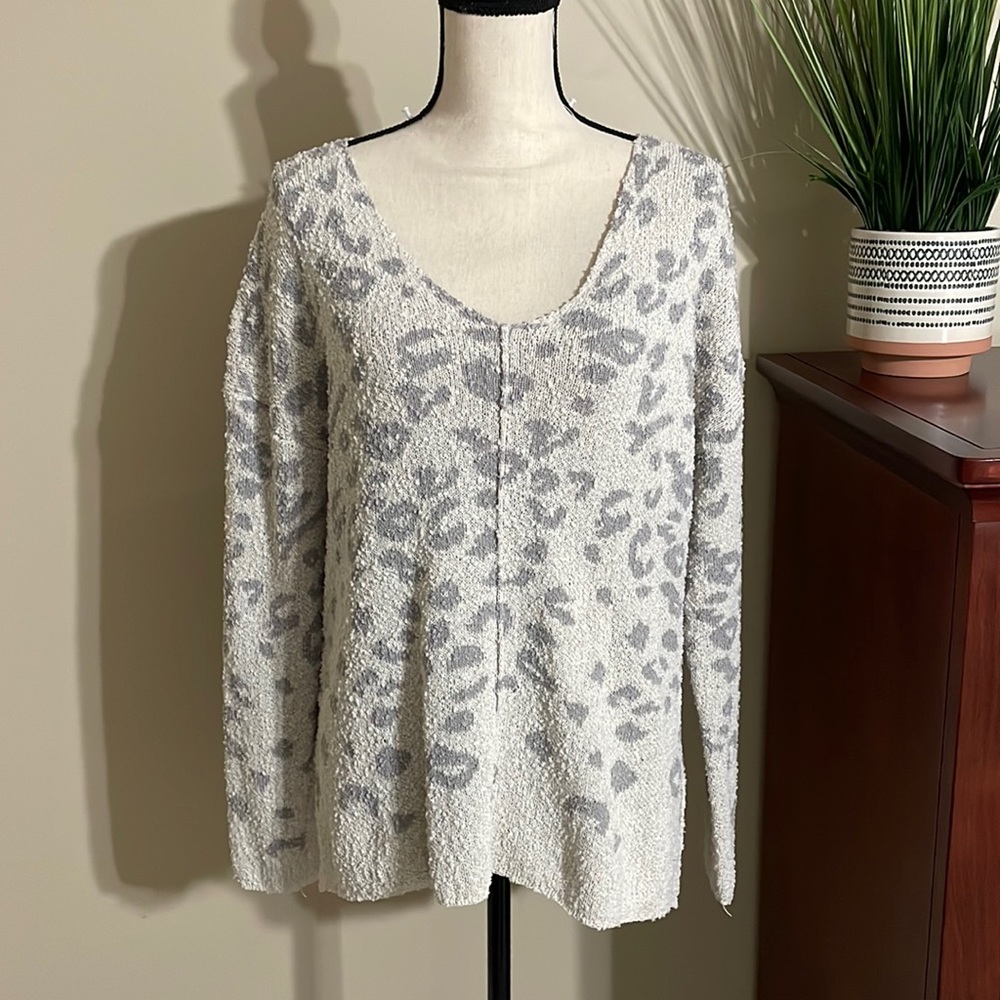 Knox Rose Leopard V Neck Like New Large
